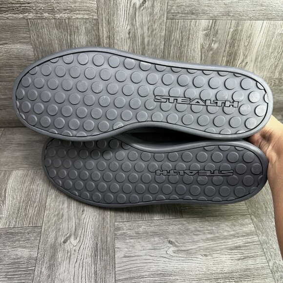 Five Ten Sleuth Men's size 10.5 Black Canvas Flat Shoes HQ2115 - Picture 6 of 7